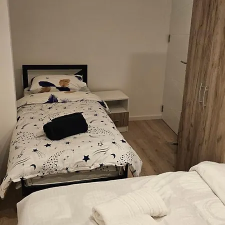 Paris Lux Night Apartment Nis Exterior photo