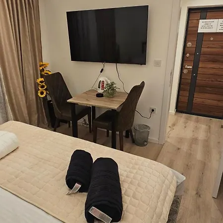 Paris Lux Night Apartment Nis Exterior photo